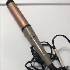 Remington 1.5 inch curling wand.